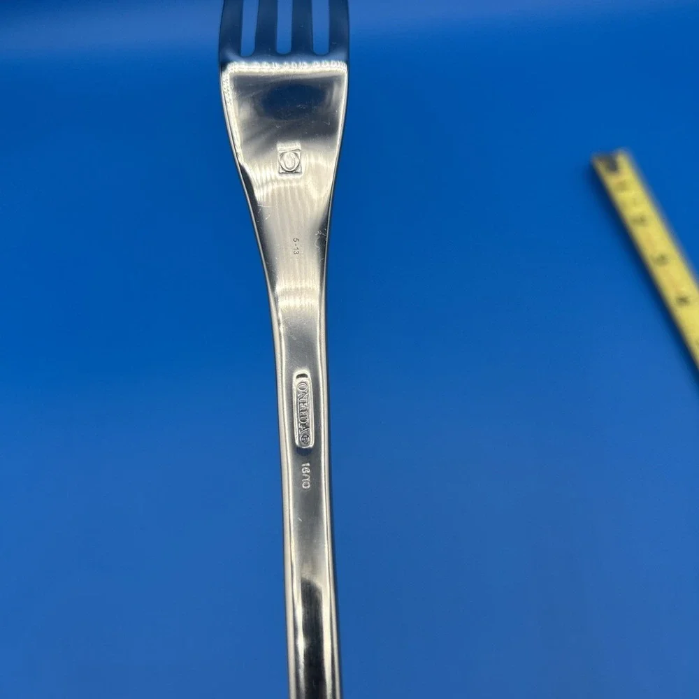 Oneida EDISTO 18/10 Indonesia Stainless Glossy Silverware Dinner Fork